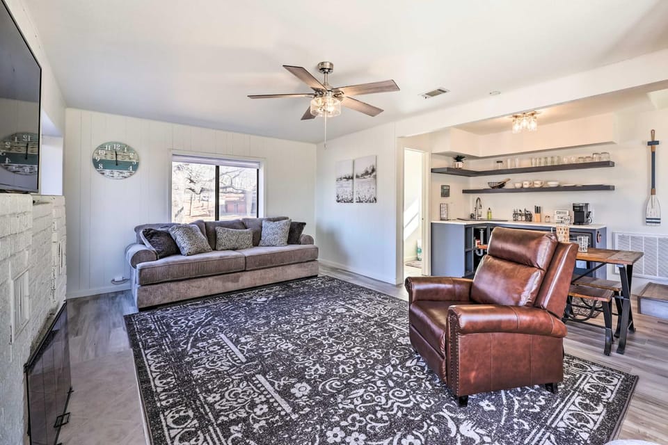 Shared Dock and Seasonal Pool Lakefront Grove Cabin Cabin in Ozark Mountains