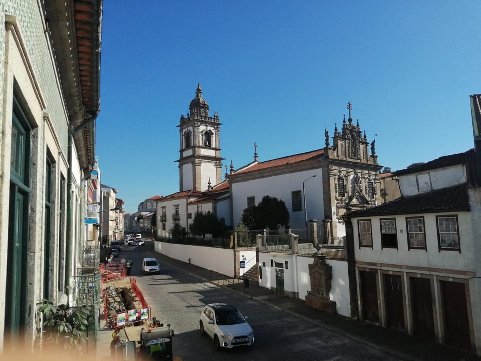 Property building, Day, Neighbourhood, City view, Landmark view, Street view, Location