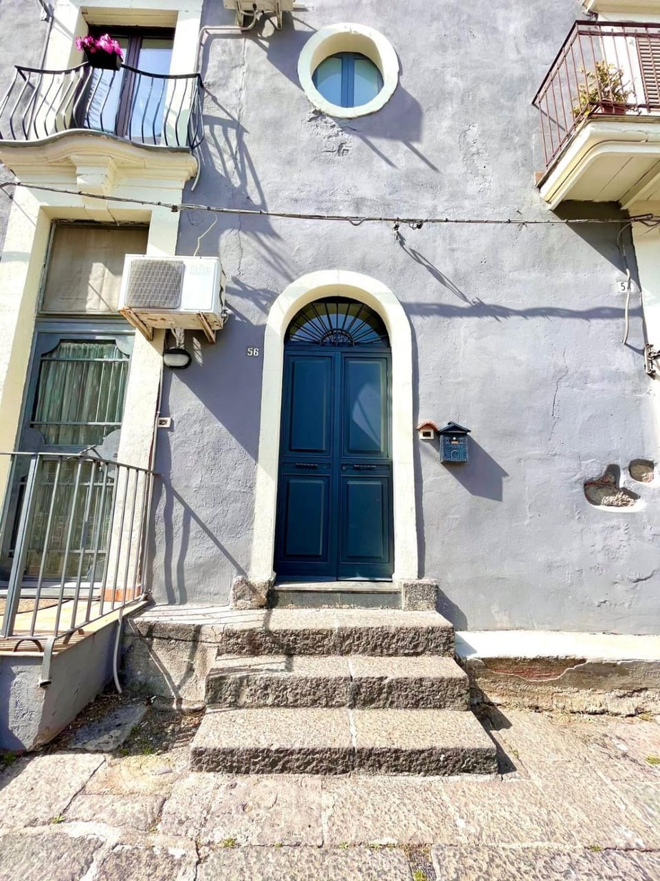 Facade/entrance