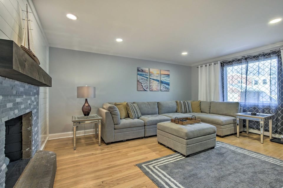 Modern Middletown Retreat, Minutes to Downtown! Apartment in Middletown