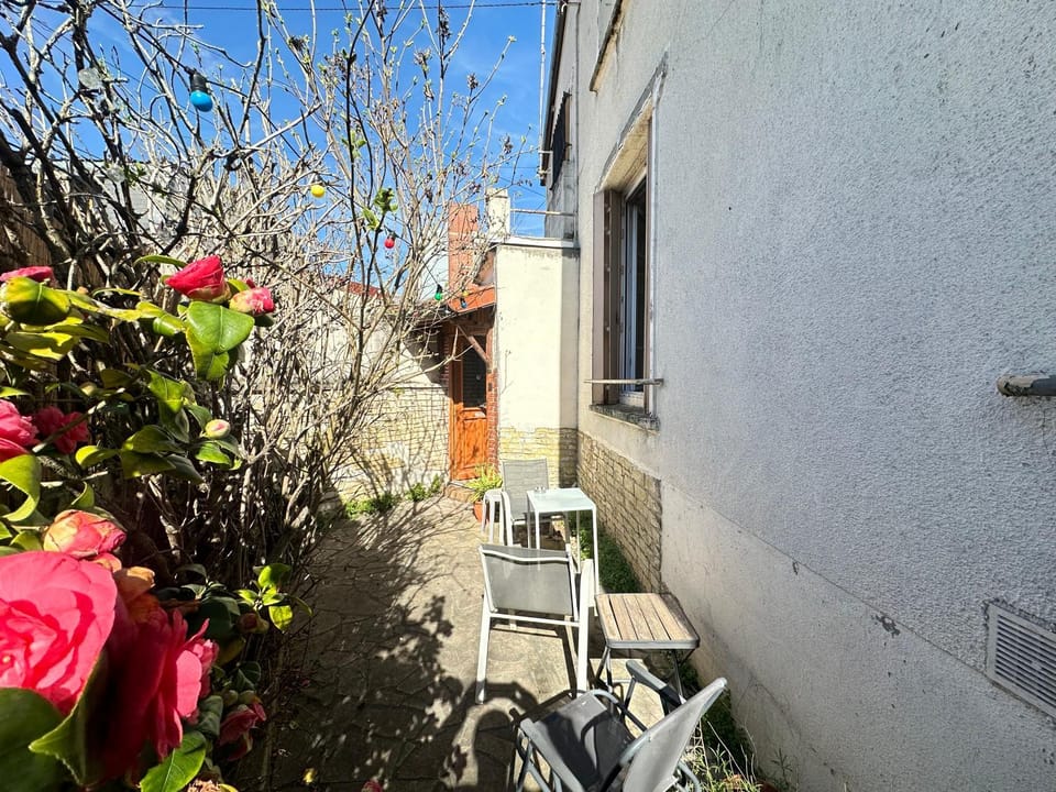 Aubervilliers maison de ville près métro 7 by immo kit bnb Vacation rental in Aubervilliers