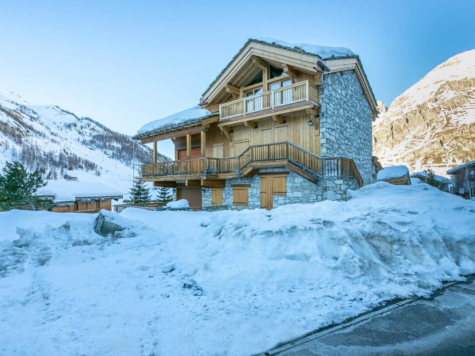 Appartement rustique avec cheminée, terrasse et garage à Val d'Isère - FR-1-694-16 Apartment in Val dIsere
