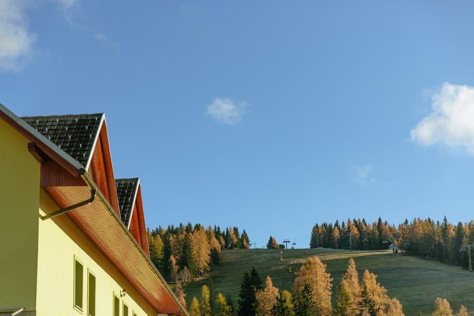 Property building, Natural landscape, Skiing, Skiing