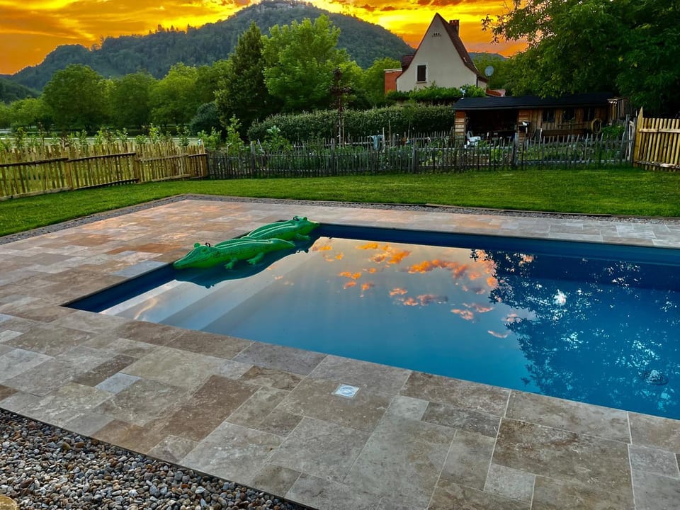 Swimming pool