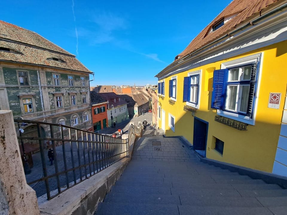 City view, Street view