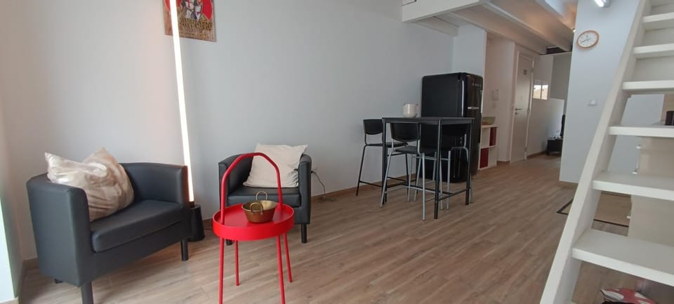 Living room, Seating area, Dining area