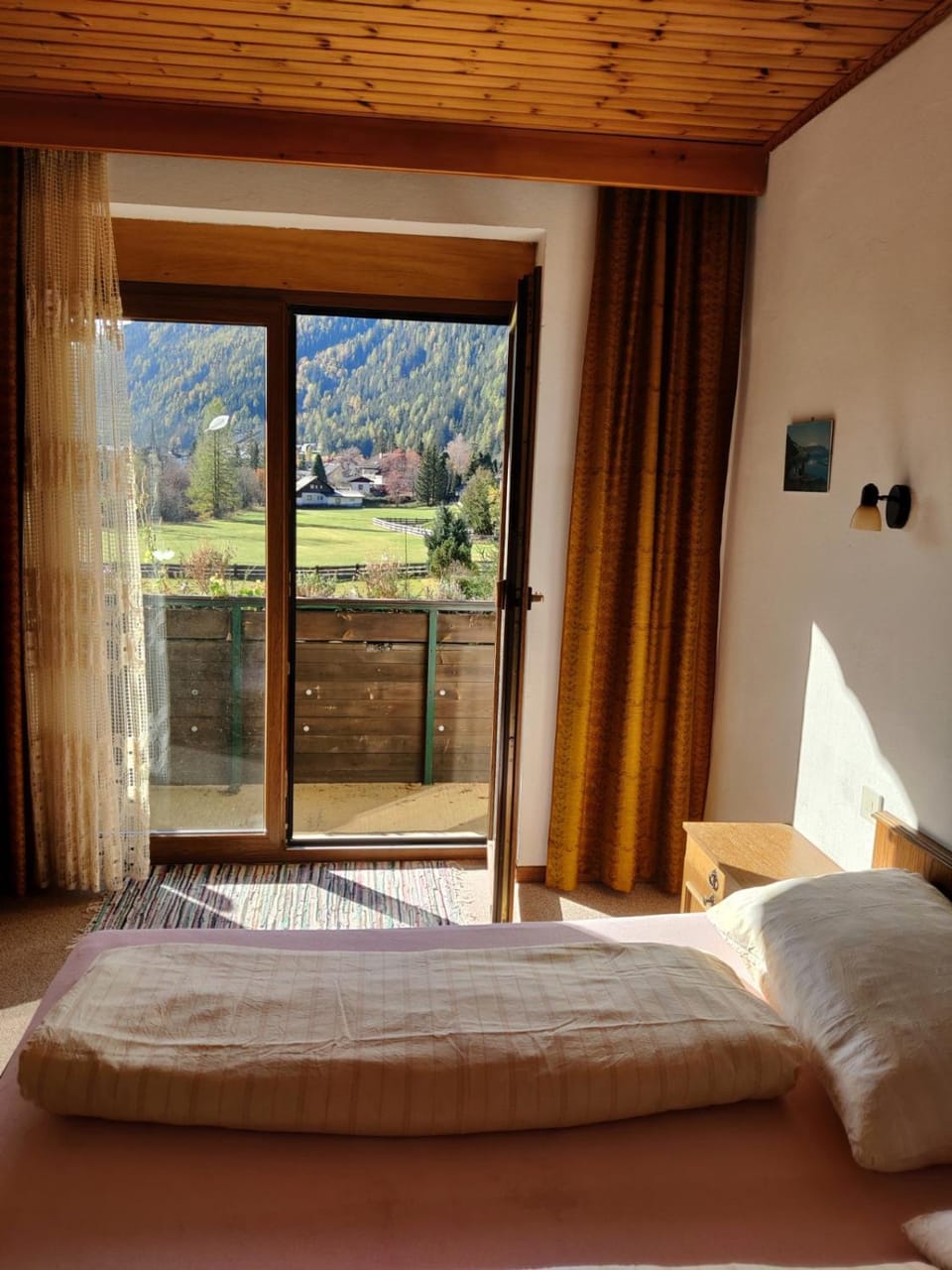 Bed, Natural landscape, View (from property/room), Balcony/Terrace, Bedroom
