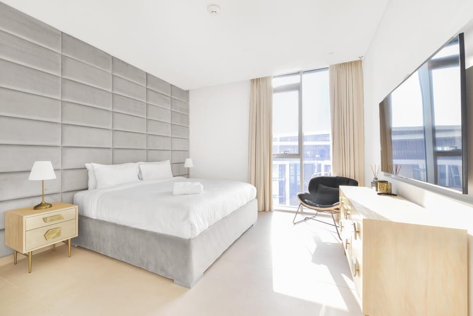 Bed, TV and multimedia, Photo of the whole room, Seating area, Bedroom, hair dresser