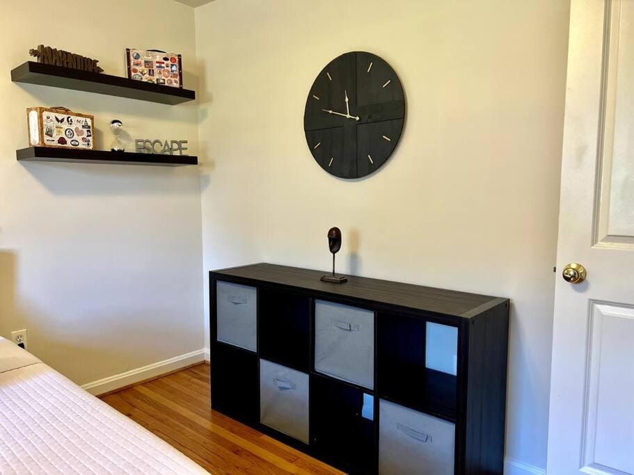 NEW 3 BRD Modern Urban Gateway Apartment in Arlington
