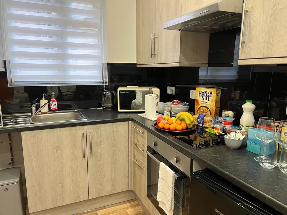 JJ Serviced Apartment - Close to Tube Station & Near Central London & Wembley Apartment in London Borough of Ealing