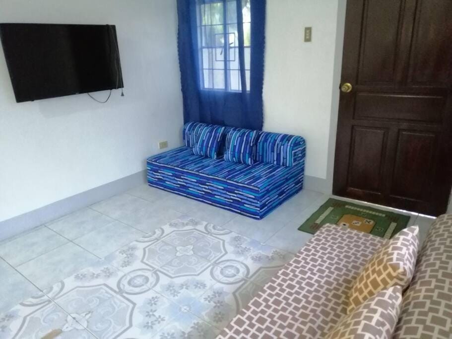 CV Transient House House in Bolinao