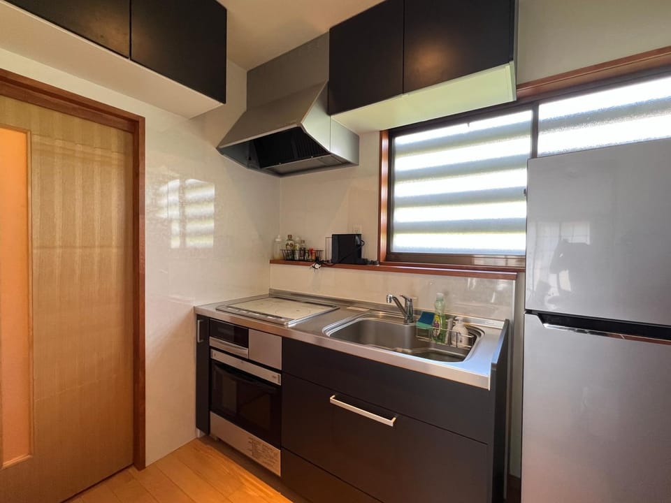 Kitchen or kitchenette, oven, stove