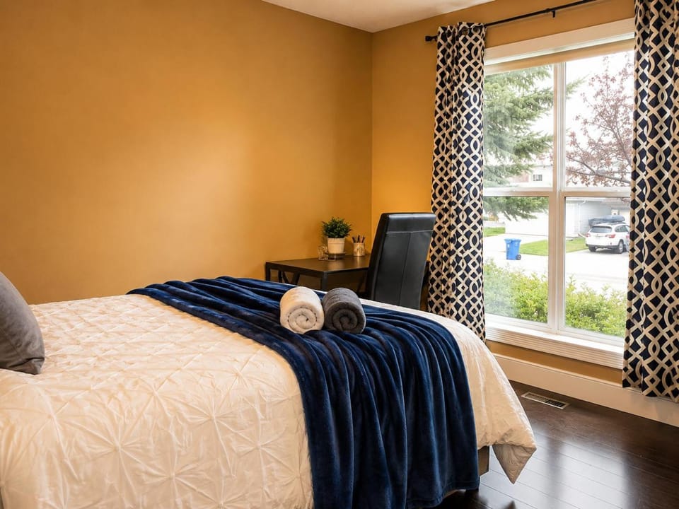 Bed, Bedroom