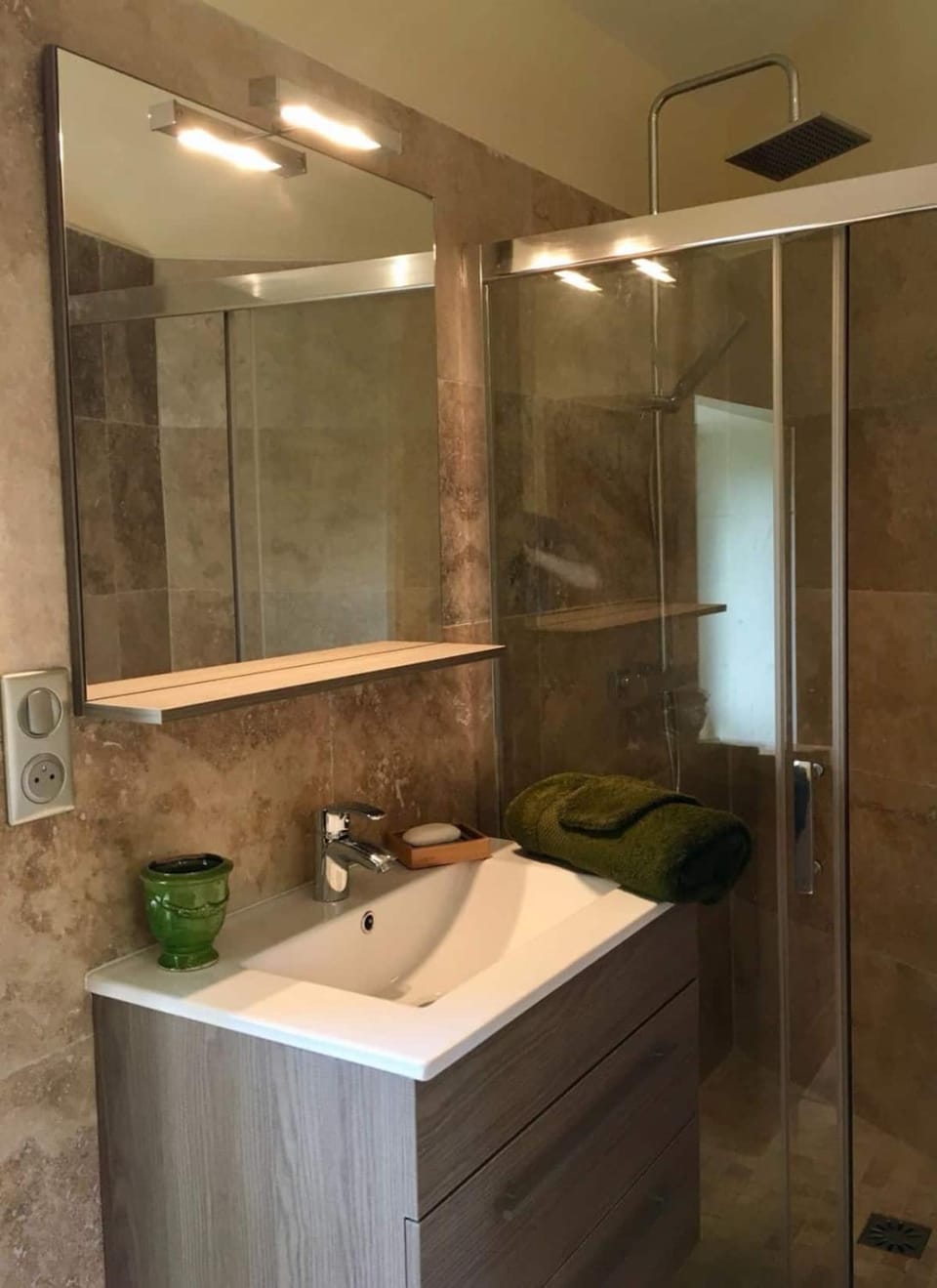 Shower, Bathroom, towels