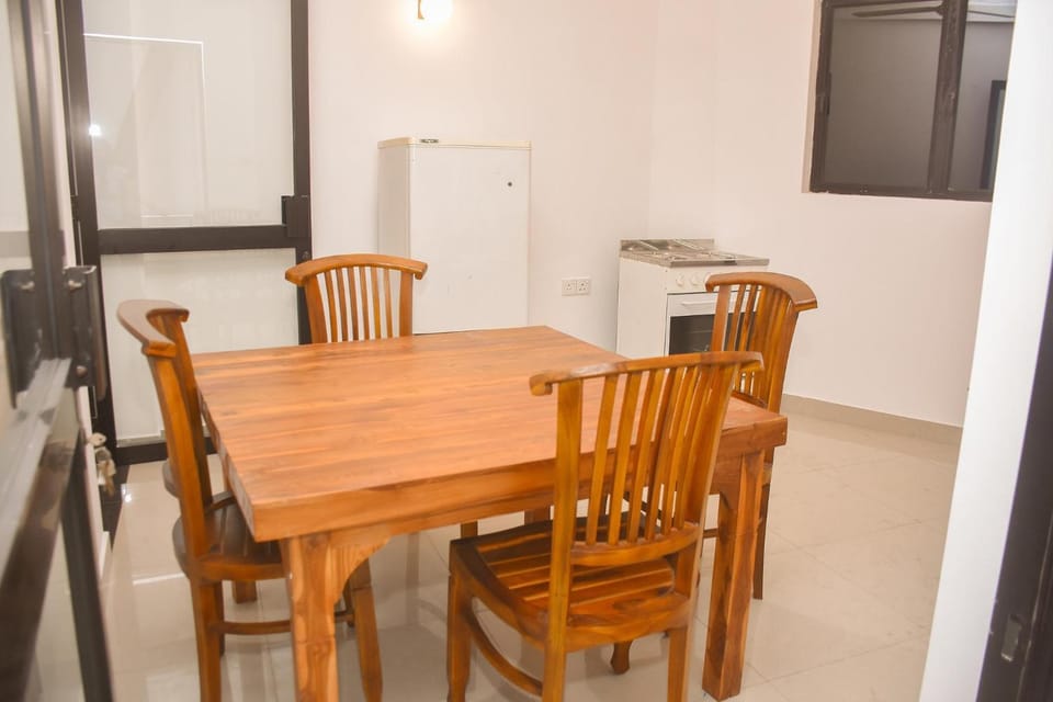 Kitchen or kitchenette, Dining area, oven, pet friendly