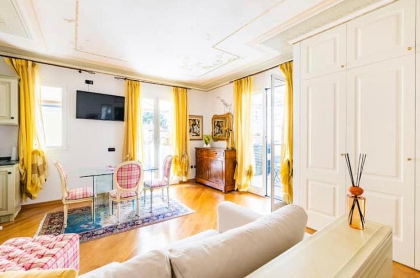 TV and multimedia, Living room, Decorative detail, air conditioner