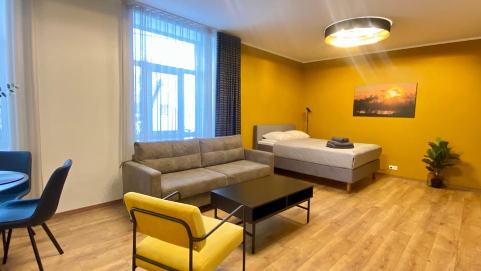 Bed, Photo of the whole room, Seating area