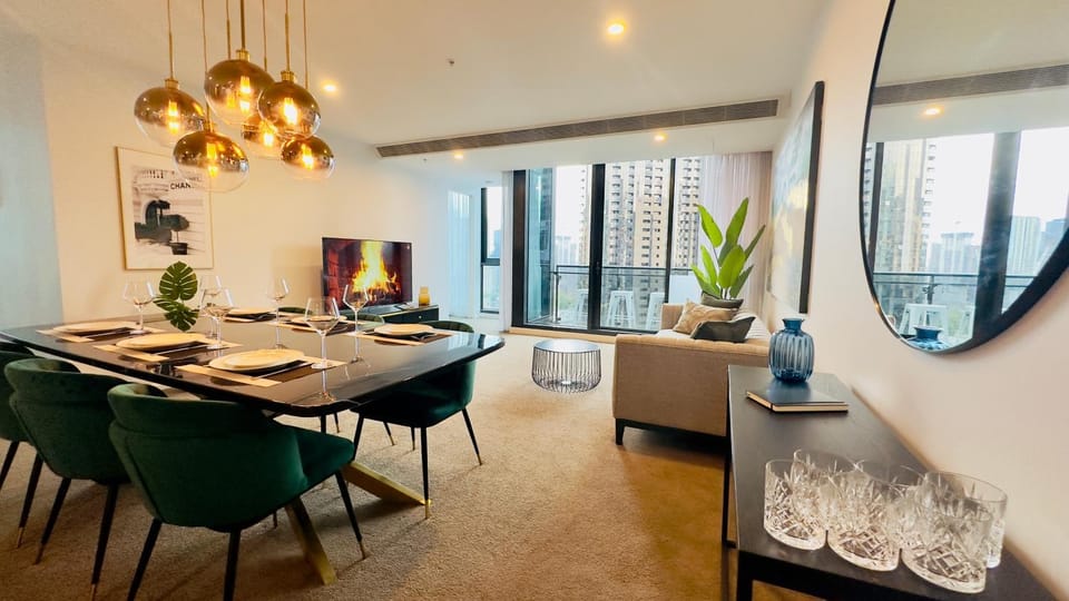 Living room, Dining area