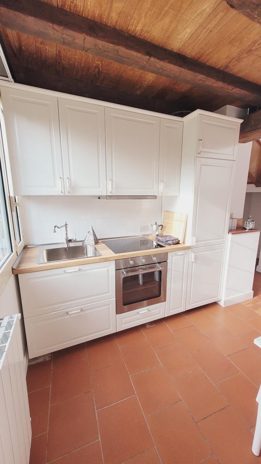 Kitchen or kitchenette, pet friendly, stove