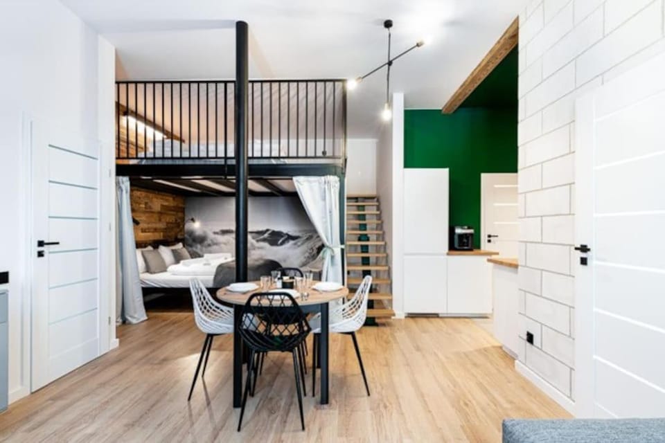 Bed, Living room, Dining area, Bedroom