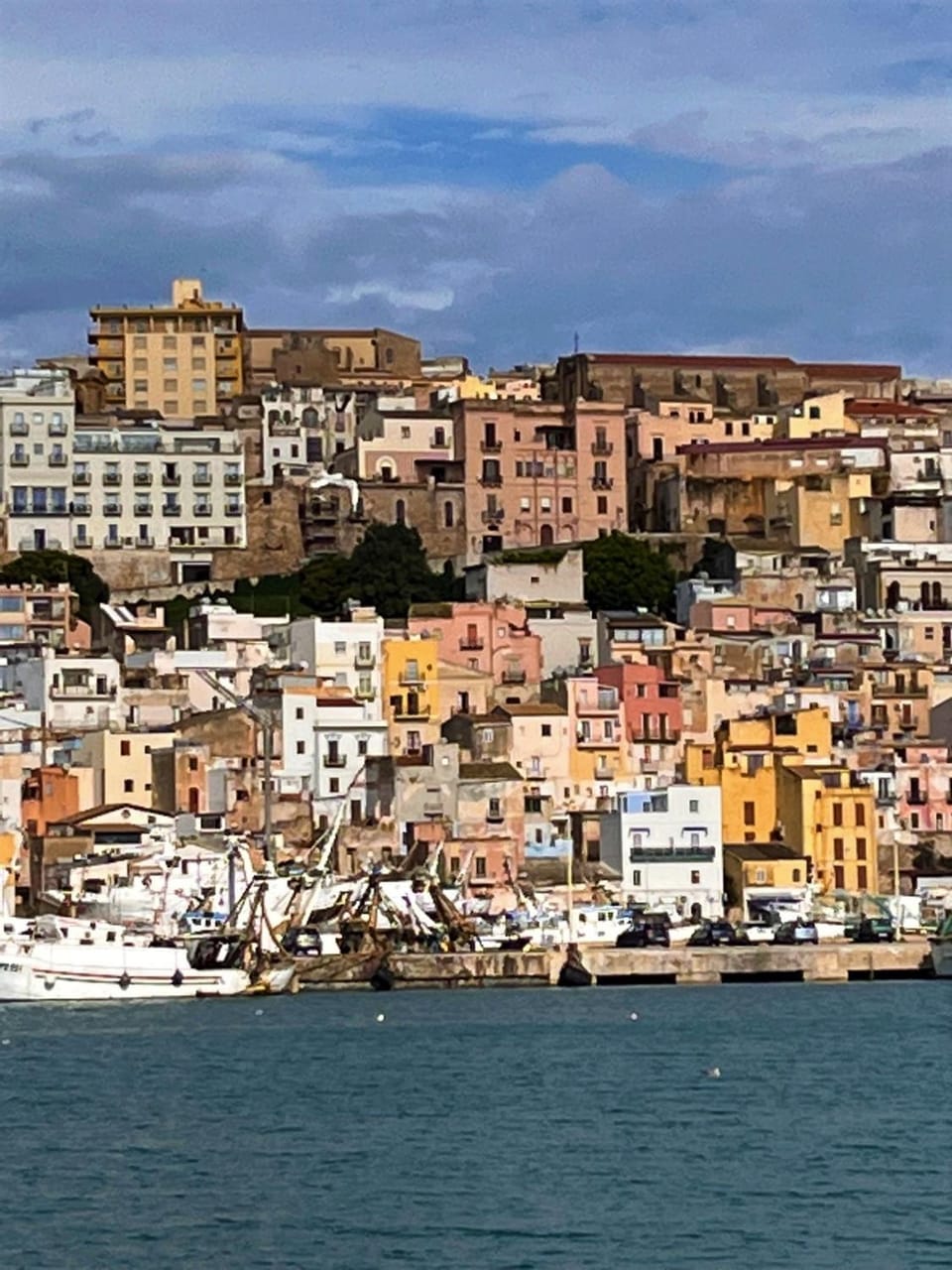 City view, Sea view, Location