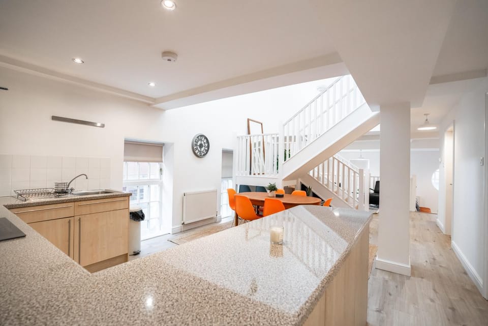 Dining area, dishwasher, kitchen