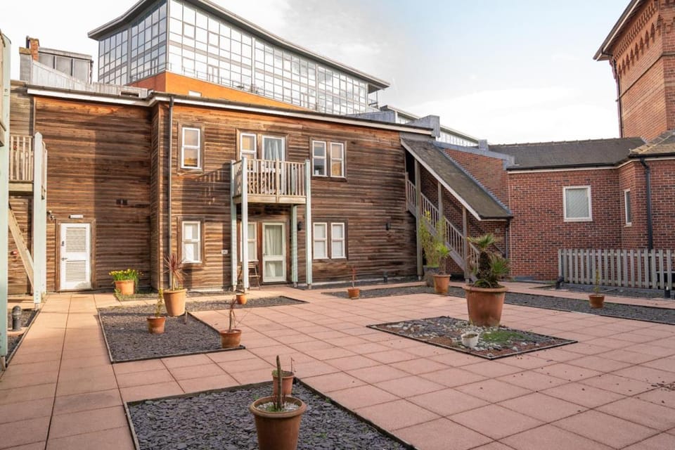 The Amazing Triplex - City Centre - Free Parking Apartment in Sheffield