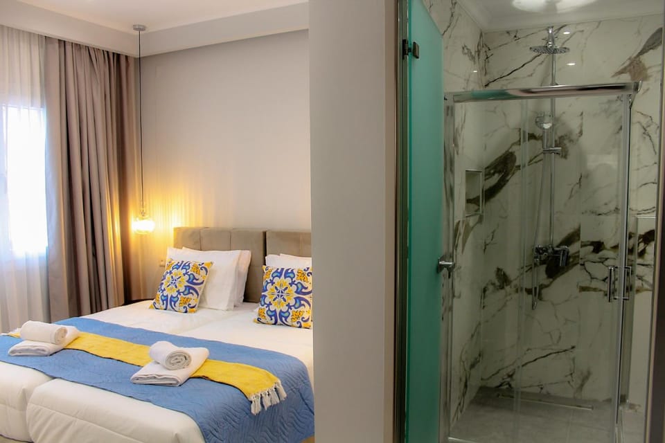 Bathroom, Photo of the whole room, Bedroom
