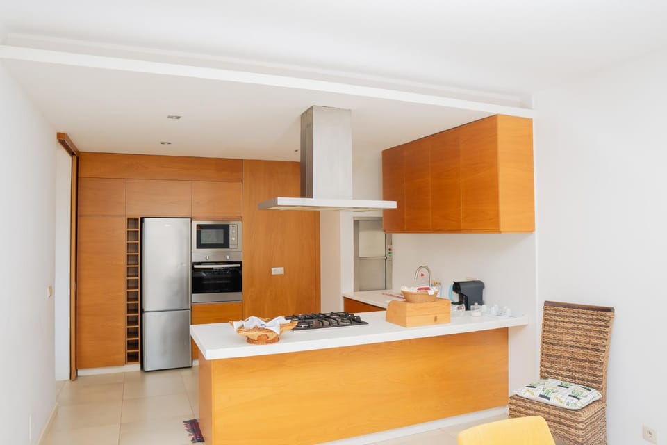 Kitchen or kitchenette, Food and drinks, Dining area, Food, minibar, oven, stove, toaster