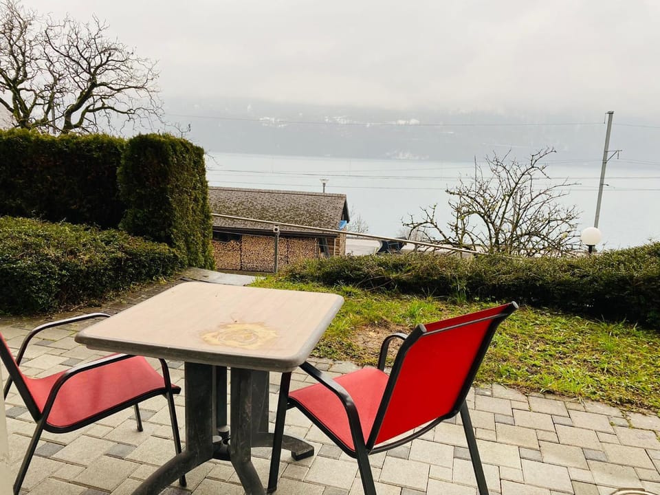 Lake facing Studio Apartment in Canton of Bern (Region)