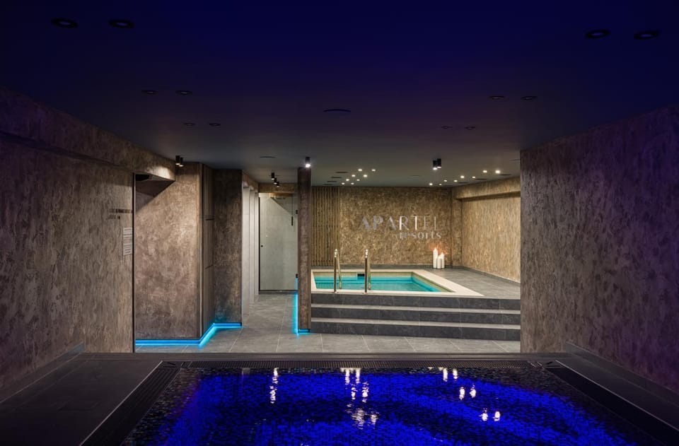 Bedroom, Swimming pool
