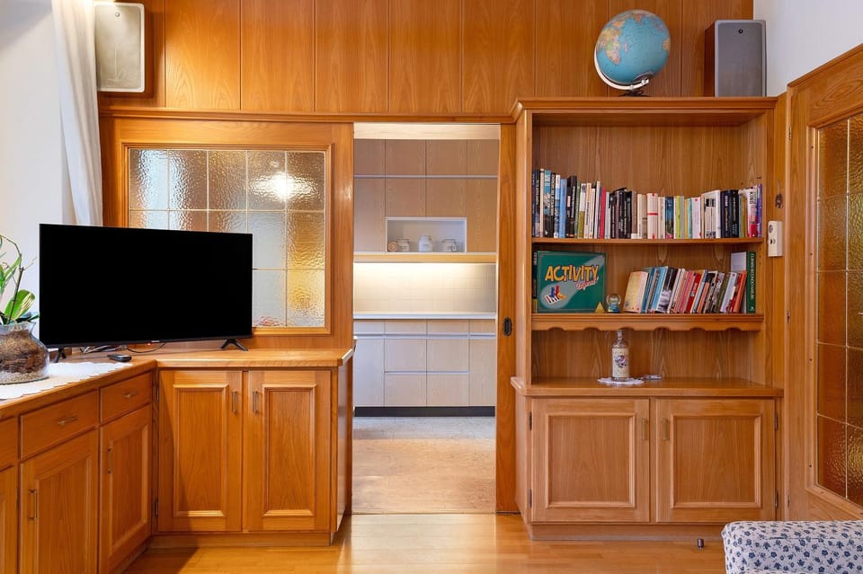 Property building, Living room