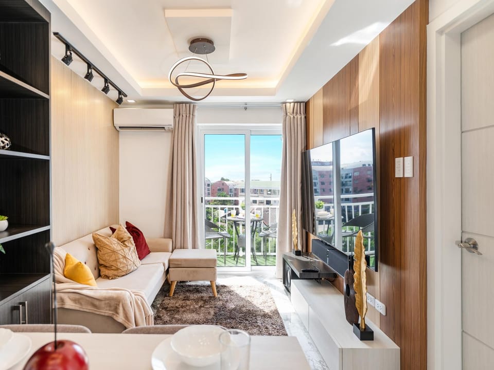 TV and multimedia, Balcony/Terrace, Living room, Seating area