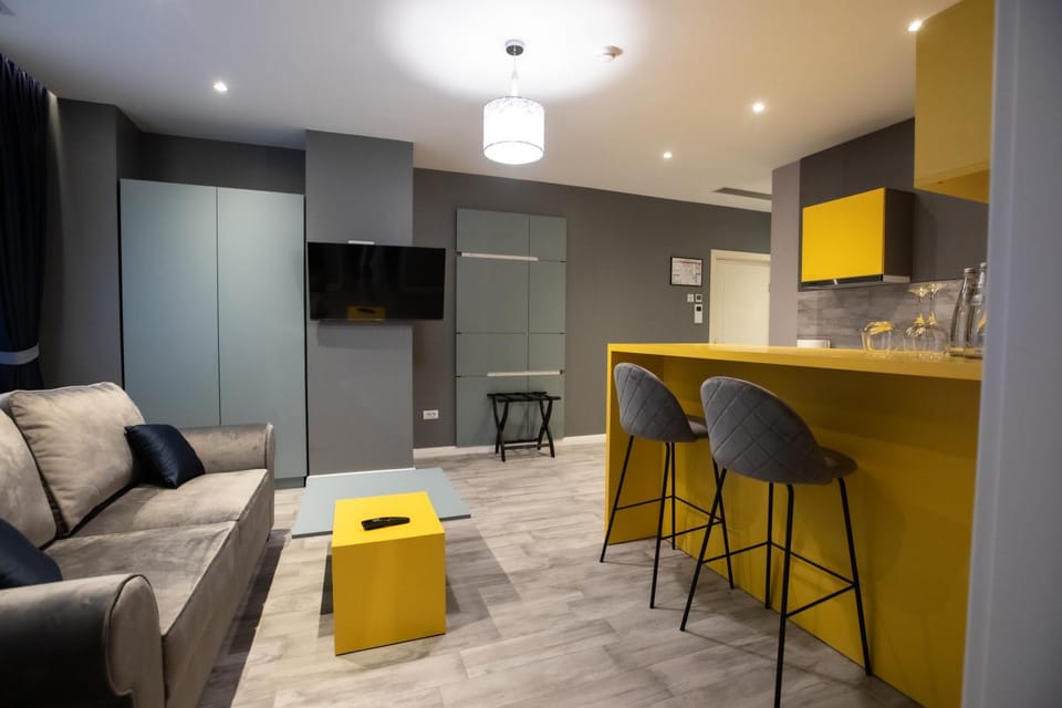 TV and multimedia, Living room, Dining area