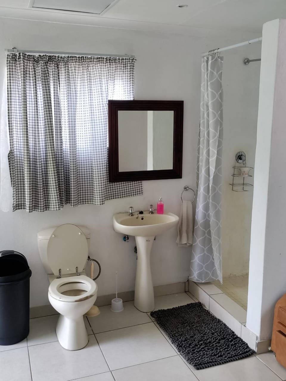 Toilet, Bathroom, towels