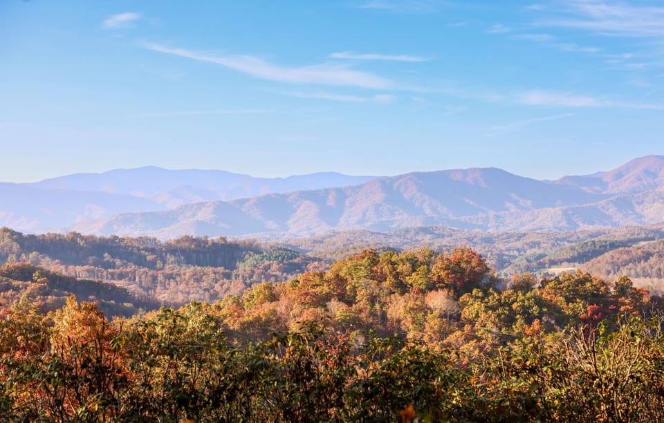 Outland Chalet & Suites Great Smoky Mountains Hotel in Swain County