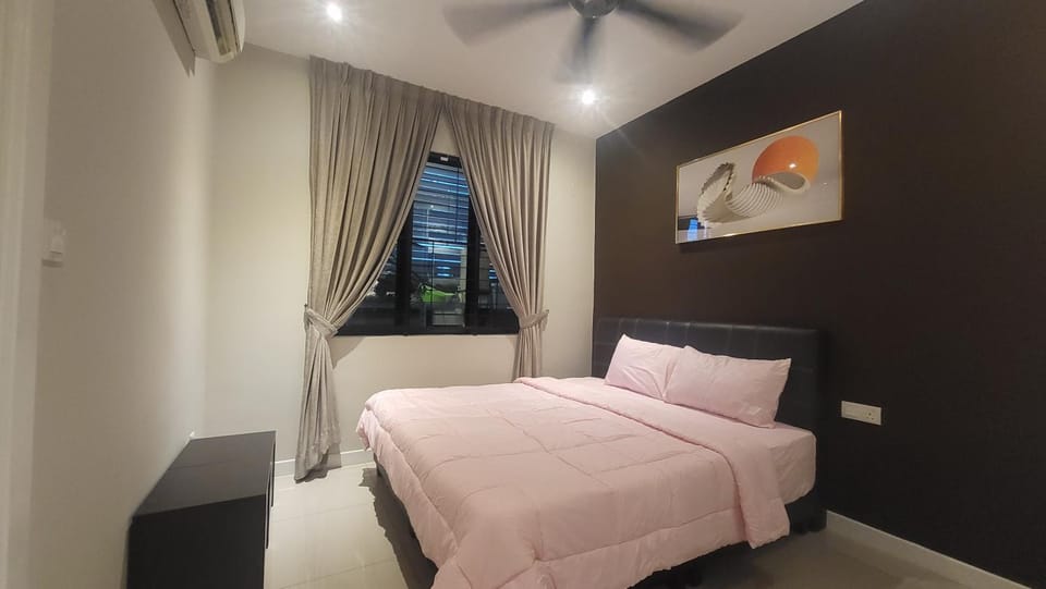 Fairy Retreat Private Pool Cottage IPOH, BBQ, KTV, 10-12 pax House in Ipoh
