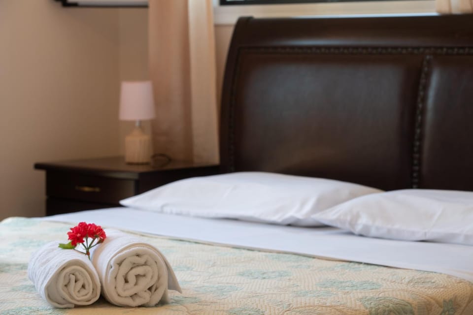 Bedroom, towels