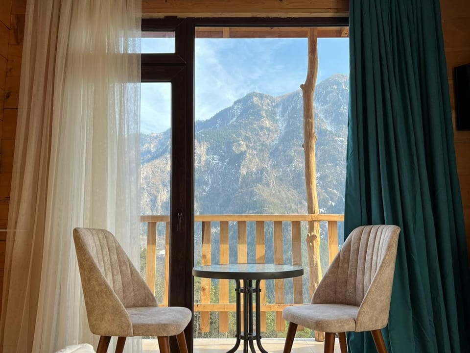Nearby landmark, Natural landscape, Mountain view