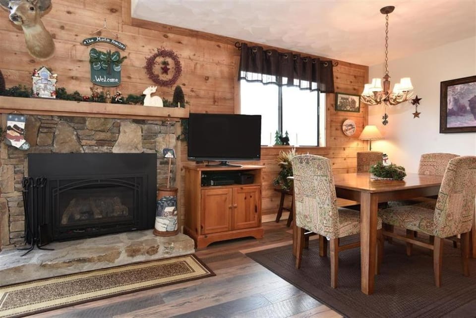 Seven Springs 3 Bedrooms Premium Condo, Ski In Ski Out condo Apartment in Seven Springs