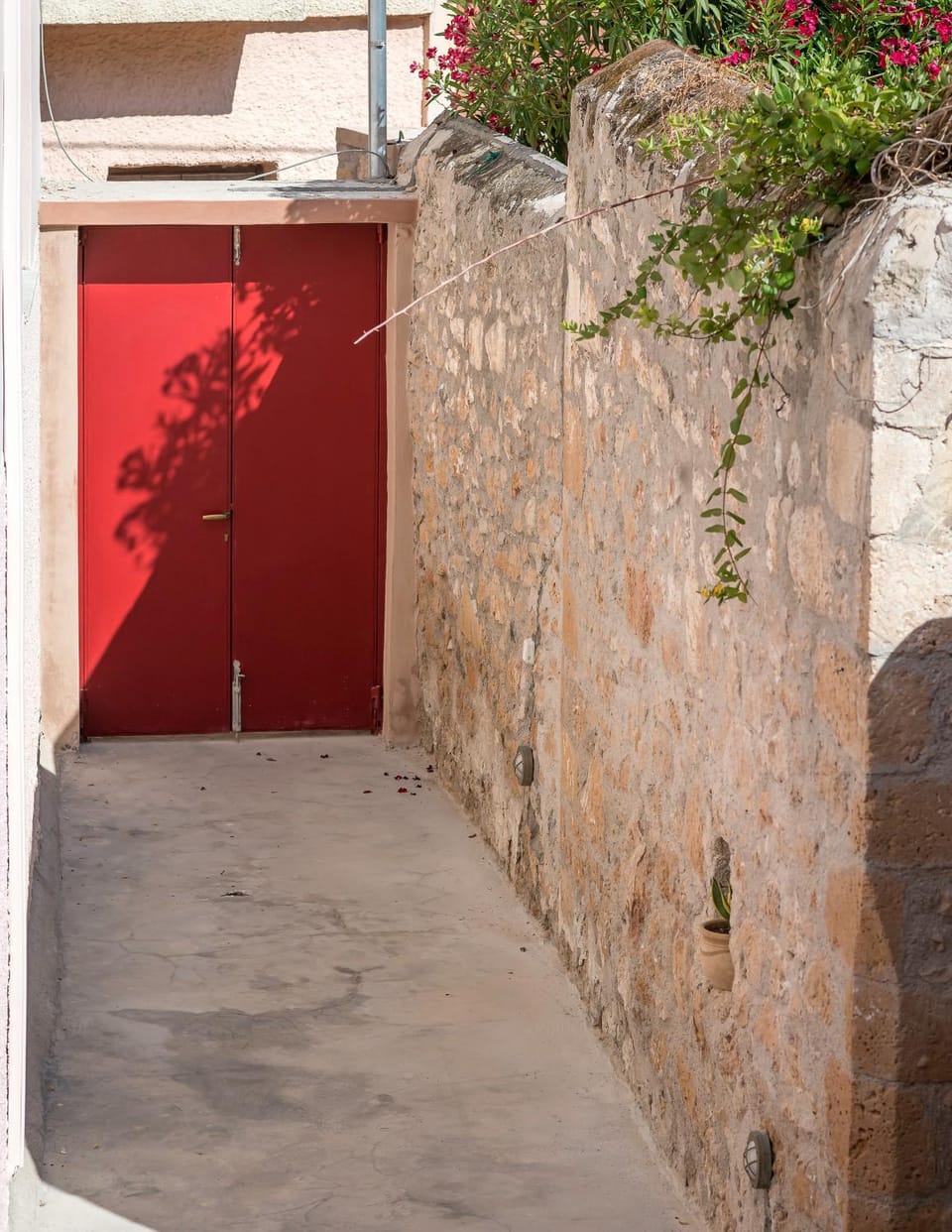Facade/entrance, Day