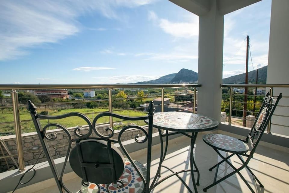 Patio, Natural landscape, View (from property/room), Balcony/Terrace, Mountain view