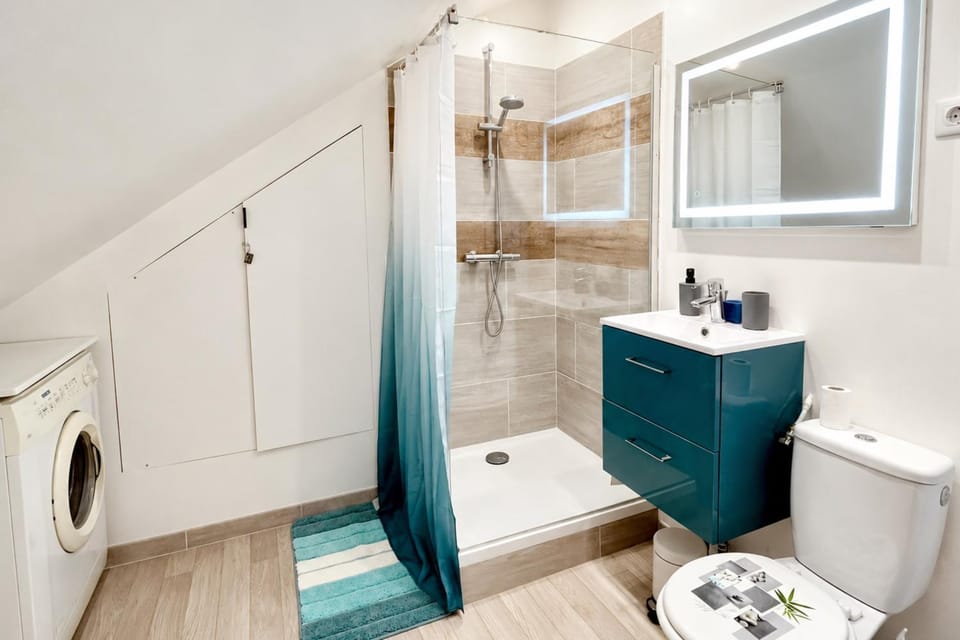 Loft avec Mezzanine - Vue Loing - Commerces à pied Apartment in Île-de-France