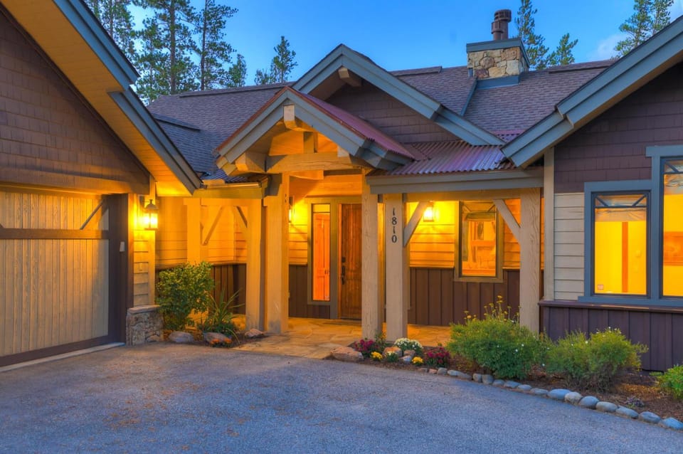 Moose Crossing Lodge House in Breckenridge