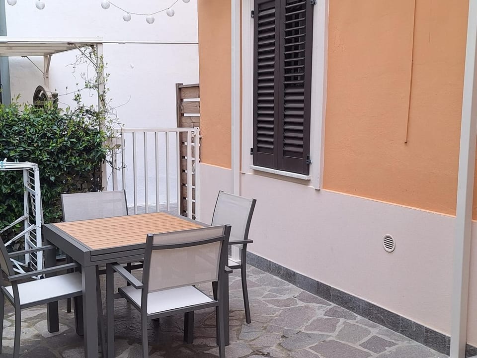 Patio, Spring, Garden, View (from property/room), Balcony/Terrace, Garden view
