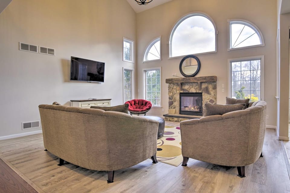 Pool & Furnished Patio: Group Getaway in Hershey House in Pennsylvania