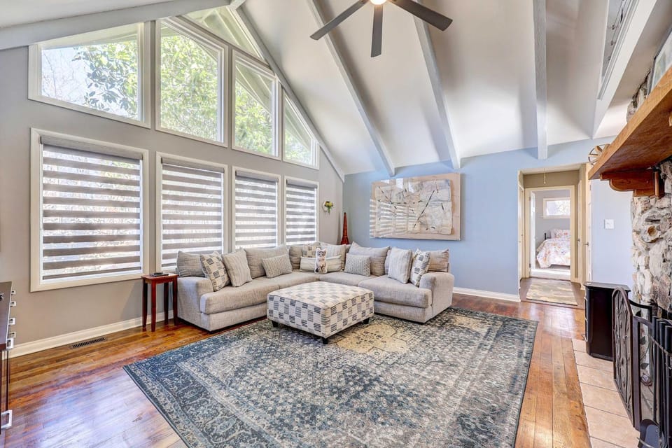 Haven On The Horizon about 1 Mi to Marina House in Carroll County