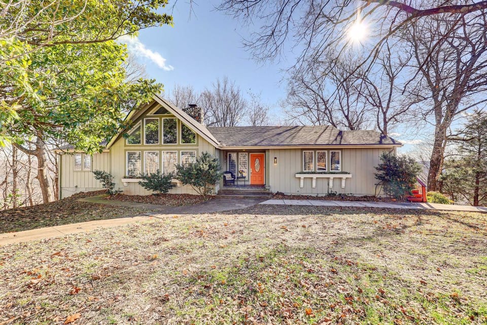 Haven On The Horizon about 1 Mi to Marina House in Carroll County