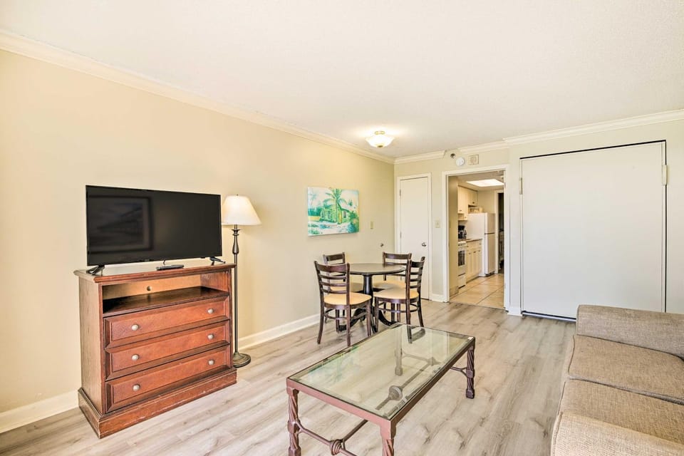 Oceanfront Myrtle Beach Condo w/ Balcony! House in Myrtle Beach