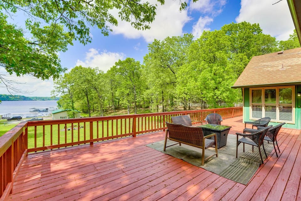 Large Lakefront Home | Pool, Hot Tub & Boat Dock House in Ozark Mountains